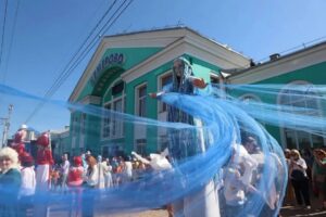 Спектакли, встречи с артистами, мастер-классы: в Кузбасс прибыл «Театральный поезд»